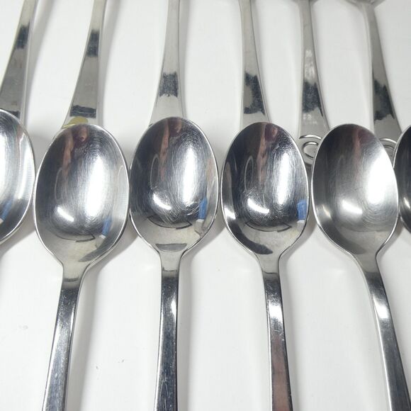 Robert Welch Ammonite 12 Place Oval Soup Spoons Stainless Flatware Helmick Korea - Picture 3 of 9